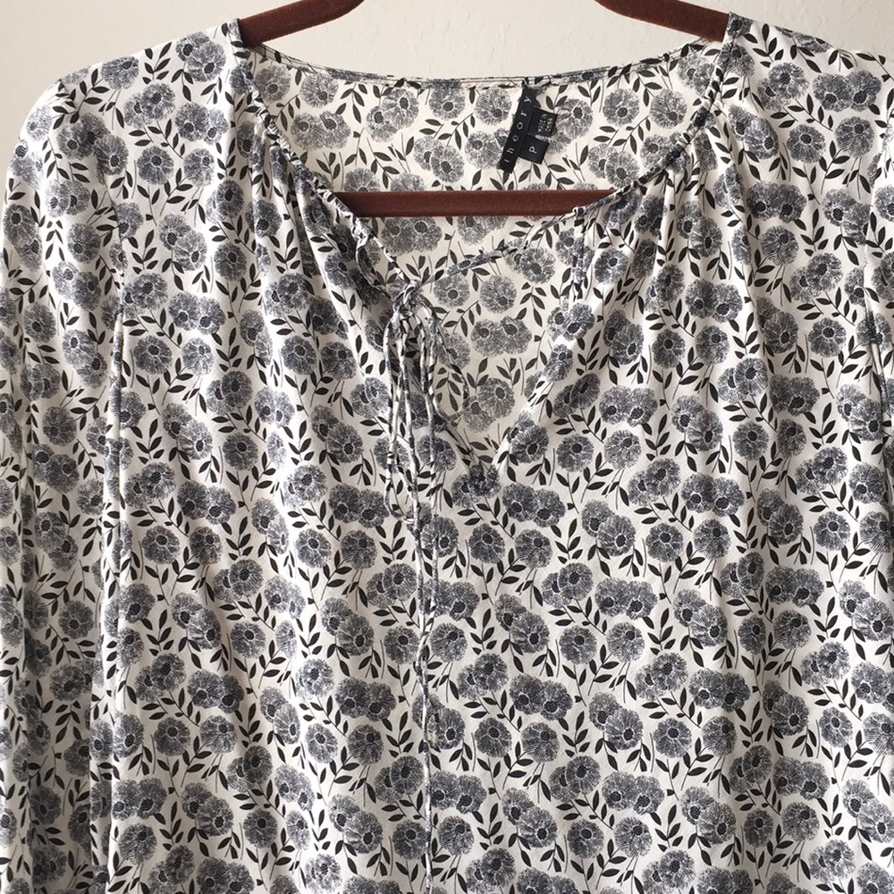 Closet Clear Out!⚡️THEORY top blouse - Picture 7 of 7
